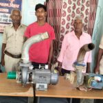घोड़ासहन के कुंडवा चैनपुर थाना पुलिस द्वारा मोटर चोरी गिरोह का भंडाफोड़, बरामद चोरी की सिंचाई मोटर के साथ पुलिस कार्रवाई।