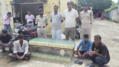 रक्सौल में बड़ी कार्रवाई 234 बोतल कस्तूरी शराब बरामद, चार गिरफ्तार मधनिषेध एवं उत्पाद विभाग का अभियान
