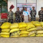 घोड़ासहन-जितना सीमा पर SSB द्वारा जब्त 24 बोरी यूरिया खाद