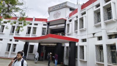 बाबा साहेब के नाम वाली यूनिवर्सिटी में छात्रों का दर्द! वर्षों से रिजल्ट, मार्कशीट और प्रमाणपत्र के लिए भटक रहे विद्यार्थी