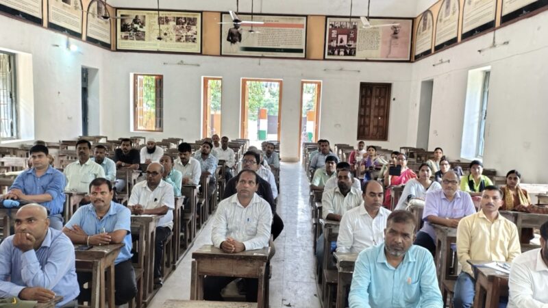 FLN मास्टर ट्रेनर्स प्रशिक्षण मोतिहारी में शिक्षकों को TaRL आधारित शिक्षण की जानकारी
