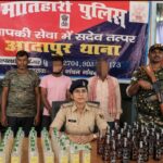 श्यामपुर चौक पर वाहन जांच के दौरान गिरफ्तार आरोपितों के साथ आदापुर पुलिस