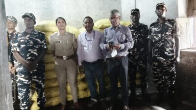 आदापुर में SSB, बिहार पुलिस और कृषि विभाग की कार्रवाई में 43 बोरी अवैध यूरिया खाद जब्त